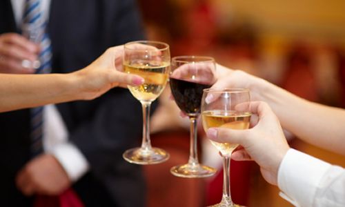 Offering Large Selection of Wine Brands Boosts Sales at Restaurants and Especially at Bars, Survey Shows