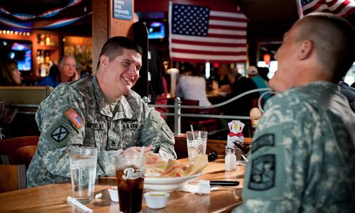 Applebee’s Says Thank You to Servicemembers with Free Meals on Veterans Day