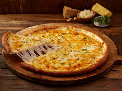 Villa Italian Kitchen Introduces 3 Cheese Pizza to Menu