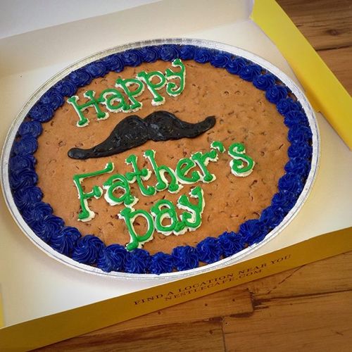 Celebrate Dad – And Your Grad – With a Cookie Cake from Nestlé Toll House Café by Chip