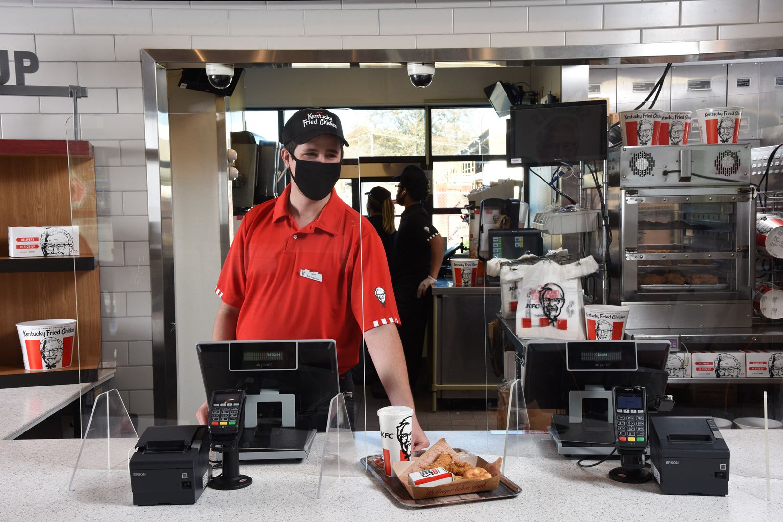 KFC and Franchisees Hiring 20,000 Restaurant Employees