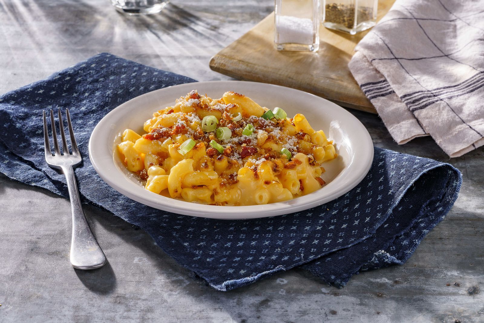 Cracker Barrel Old Country Store Bacon Mac n' Cheese