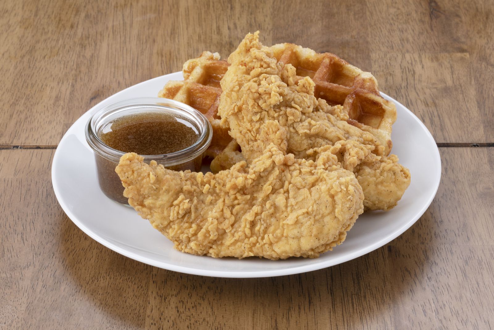 Lee’s Famous Recipe Chicken Introduces Chicken and Waffles With Creamy