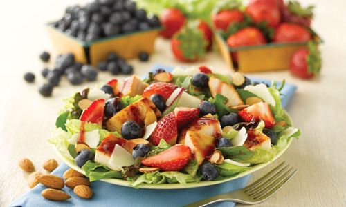 Fan Favorite Berry Almond Chicken Salad Returns to Wendy’s