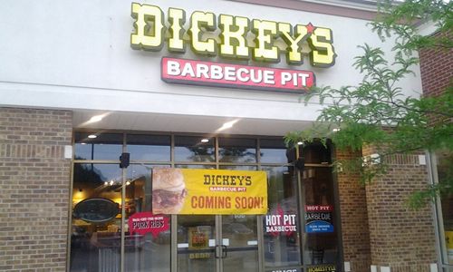 Dickey’s in Valparaiso Kicks Up Their Heels for Three Day Event