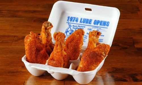 Quaker Steak & Lube Celebrates National Chicken Wing Day With Free Wings