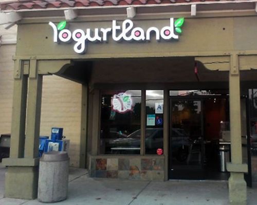 Yogurtland Celebrates 250th Location With New Store in Encinitas, California