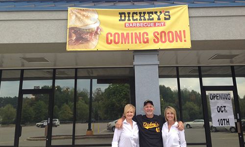 Dickey’s Barbecue Brings Texas Barbecue to First Tennessee Location