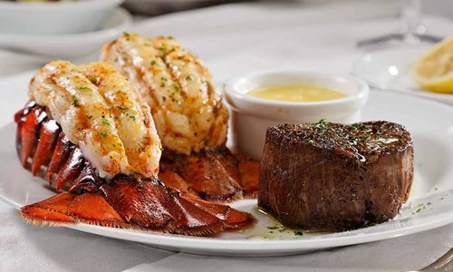 Family Dining At Ruth’s Chris Steak House Is A Holiday Tradition