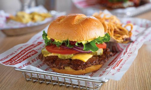 Smashburger Celebrates the Grand Opening of Its First Manhattan Restaurant