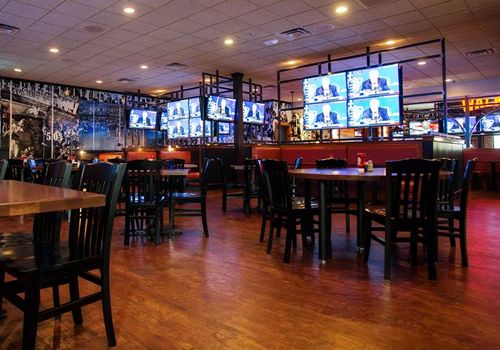 Walk-On’s Opens at Towne Center