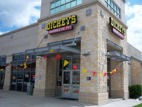 Dickey’s Barbecue Kicks off National Barbecue Month with 400th Restaurant
