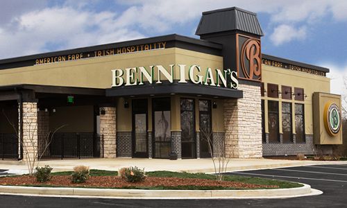Elgin Woman “Gets Lucky” at Bennigan’s; Wins St. Paddy’s Day Dream Vacation
