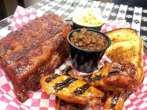 “Bang Good” BBQ Offered at SharpShooter Pit and Grill in St. Louis, Missouri