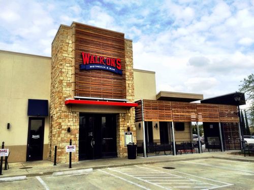 Walk-On’s Donates $3,400 to Breast Cancer Research