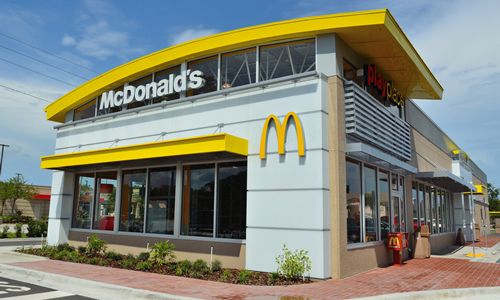 McDonald’s USA Announces New Employee Benefit Package Including Wage Increase and Paid Time Off at Company-Owned Restaurants