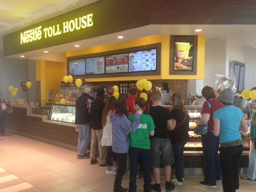 Nestlé Toll House Café by Chip Begins Baking with Love at Westfield South Shore