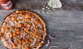 PizzaRev Teams Up with Frank’s RedHot to Craft Seasonal Buffalo Chicken Pizza
