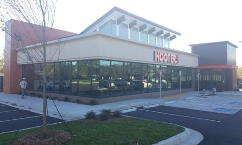 Hooters Expands with New Mall of Georgia Location