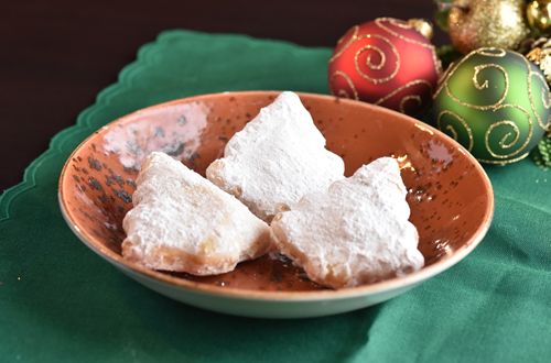 El Fenix Adds Free Sopapillas to Christmas Weekend Menu