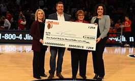 Hooters Raises Record-Setting $811,000 in Fight Against Breast Cancer