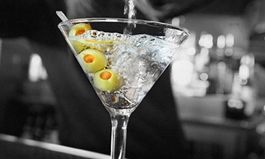 Bar Louie Opening First Long Island Location with $5.25 Martinis and Free Appetizers