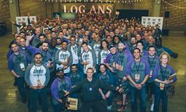 Logan’s Roadhouse Team Members “Play” with Their Food for A Good Cause