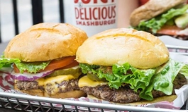 Smashburger Touches down in Toronto Through New Franchise Agreement