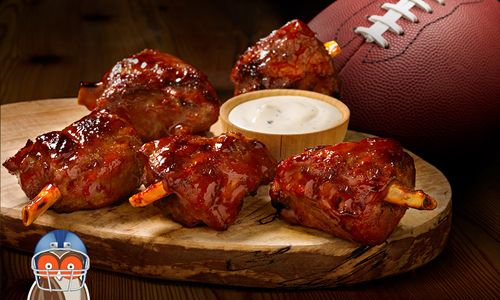 Pork Wings Take Flight on Hooters Fall Game Day Menu