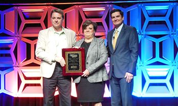 1851 Franchise Reports: Buffalo Wings & Rings Multi-Unit Franchisees Todd and Audra Fetter Win Influencer Award for Husband & Wife Team from Multi-Unit Franchisee Magazine