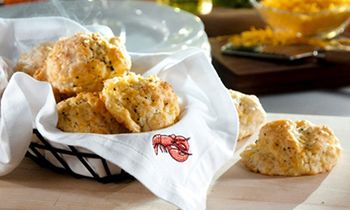 Red Lobster Celebrates The 25th Birthday Of Cheddar Bay Biscuits