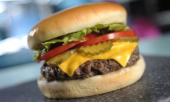 Hwy 55 Burgers, Shakes & Fries to Open First Illinois Restaurant in Litchfield on Monday June 19