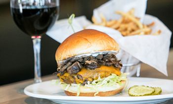 New Zinburger Wine & Burger Bar in Edison To Host Job Fair June 2 – June 13