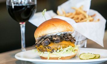 New Zinburger Wine & Burger Bar in Jersey City To Host Job Fair July 7 – July 16
