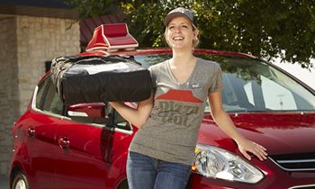Pizza Hut Sets Goal of Hiring Nearly 3,000 Delivery Drivers a Month for Rest of 2017