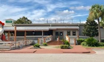 Former Joe’s Crab Shack Goes to Auction, Sells to the Highest Bidder, Regardless of Price!