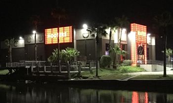 Hooters Opens Waterfront Location in Galveston, Texas