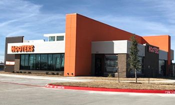 Hooters Opens Latest Texas Location in Abilene