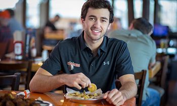 Hooters Rewards Race Fans with Every Chase Elliott Top-10 Finish