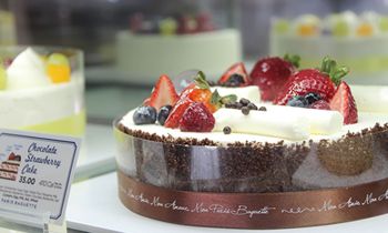 Paris Baguette, La Habra Grand Opening – Flor and Jae bring Parisian treats to La Habra