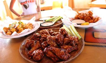 Hooters Opens Newest Location in North Irving, Texas