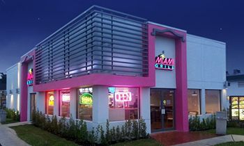 Miami Grill Outperforms Industry Average Comp Sales and Transactions