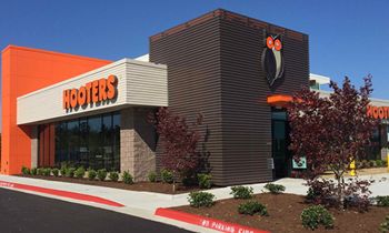 Hooters Opens Newest Location in West Little Rock, Arkansas