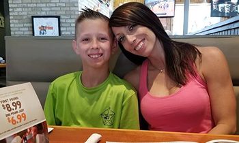 Moms Eat Free at Hooters this Mother’s Day