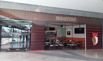 15th Hooters Location in Mexico Opens in Antenas