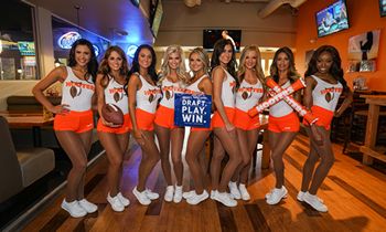 Hooters is the #1 Pick to Host your Fantasy Football Draft