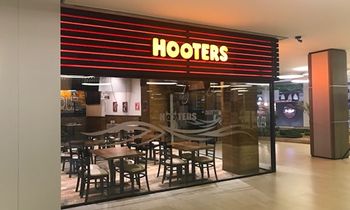 Hooters Newest Bolivia Location Opens in Santa Cruz