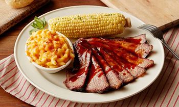 Lucille’s Smokehouse Bar-B-Que Celebrates Military Family Month