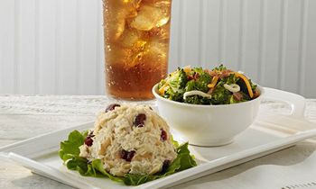 Chicken Salad Chick Accelerates Expansion in Houston with Opening in The Woodlands at College Park