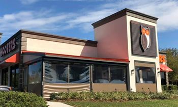 Hooters Opens Newest Location in Gainesville, FL